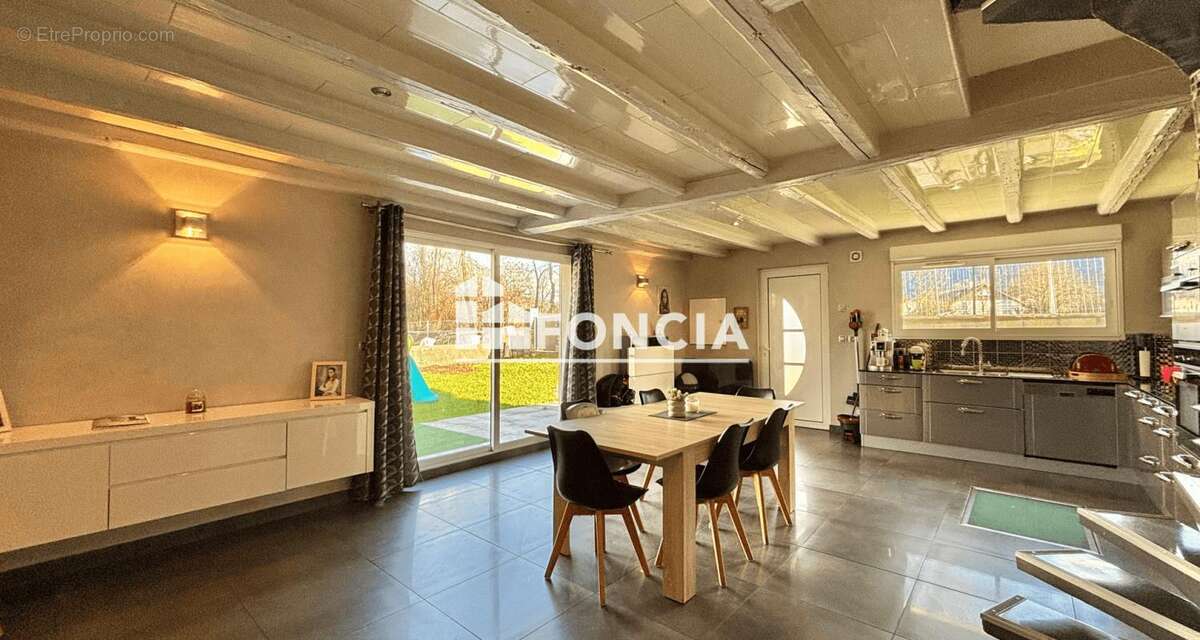 Maison à BONNEVILLE