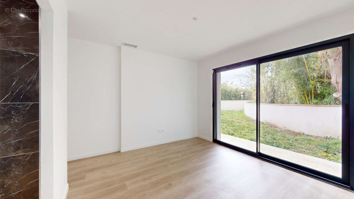 Maison à BRUGUIERES