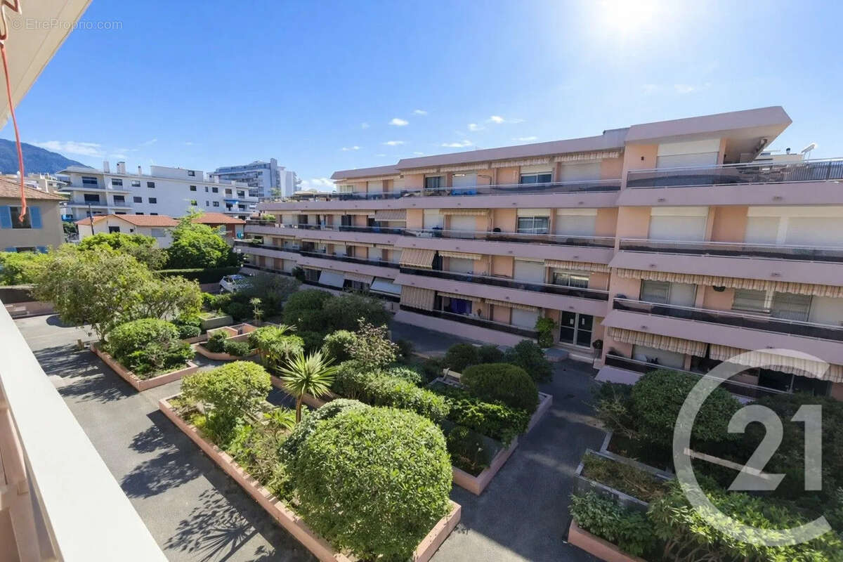 Appartement à ROQUEBRUNE-CAP-MARTIN