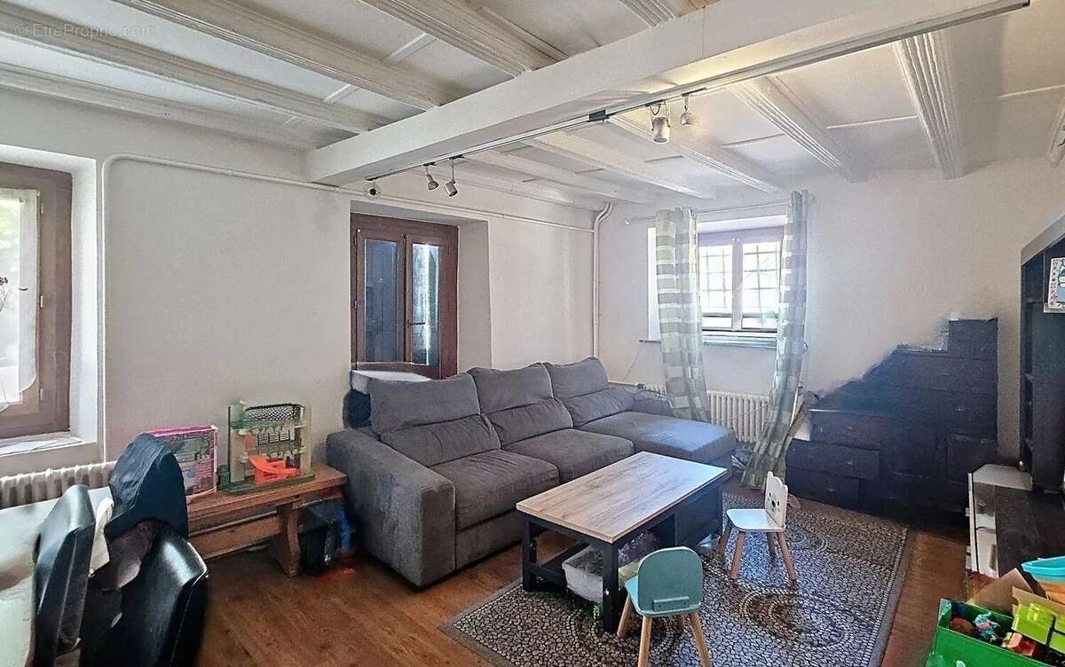 Maison à VILLE-LA-GRAND