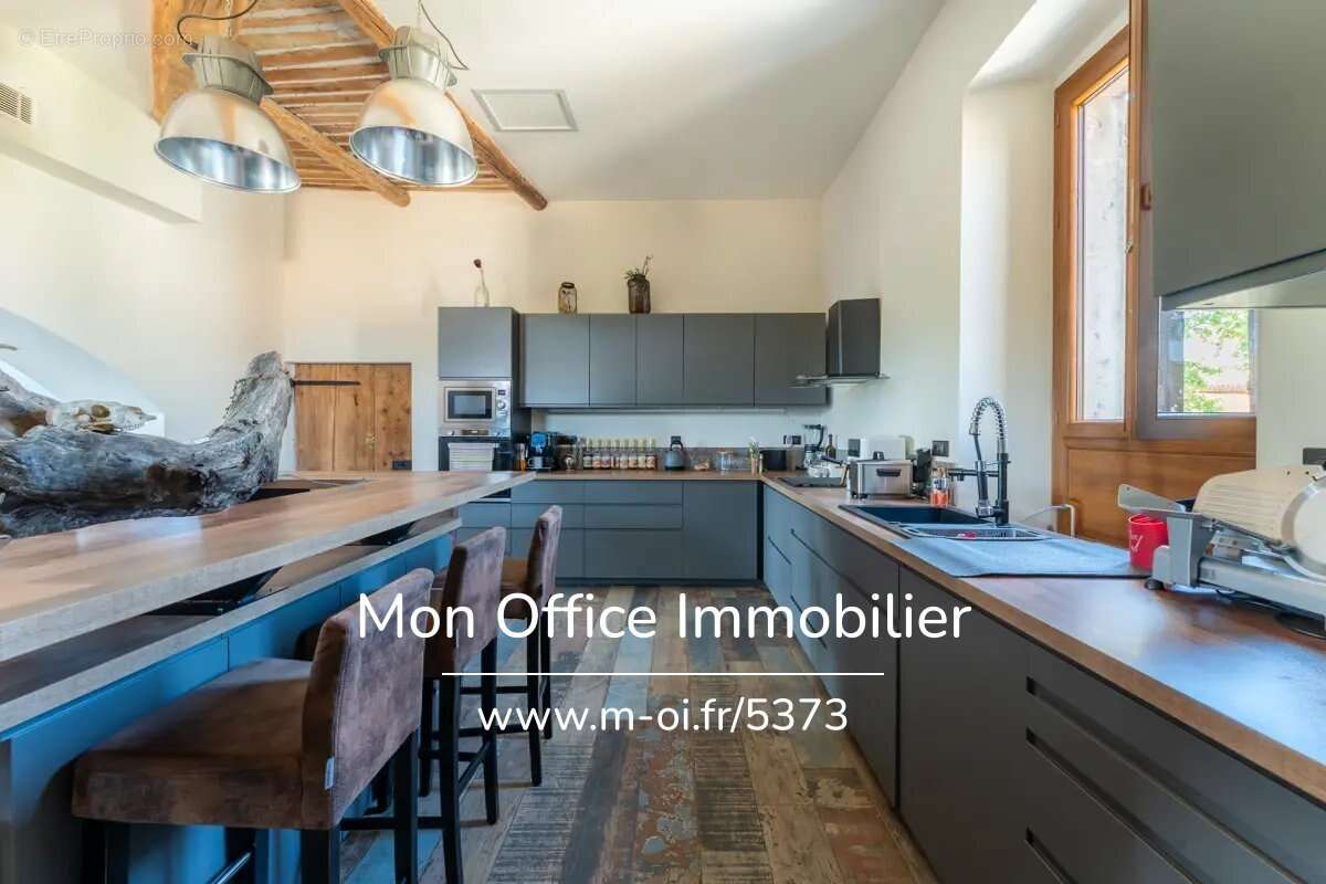 Appartement à LA FARE-LES-OLIVIERS