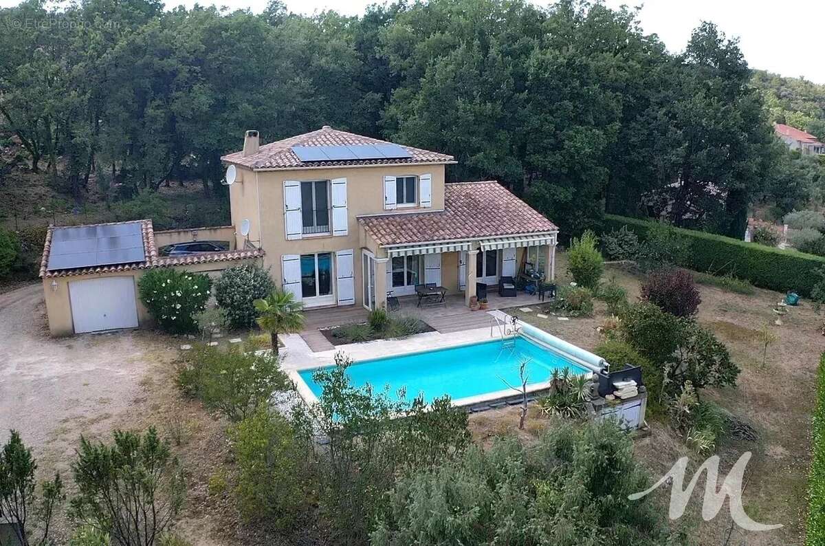Belle maison  à Montmeyan, avec piscine, garage et 4 chambres! - photo 13