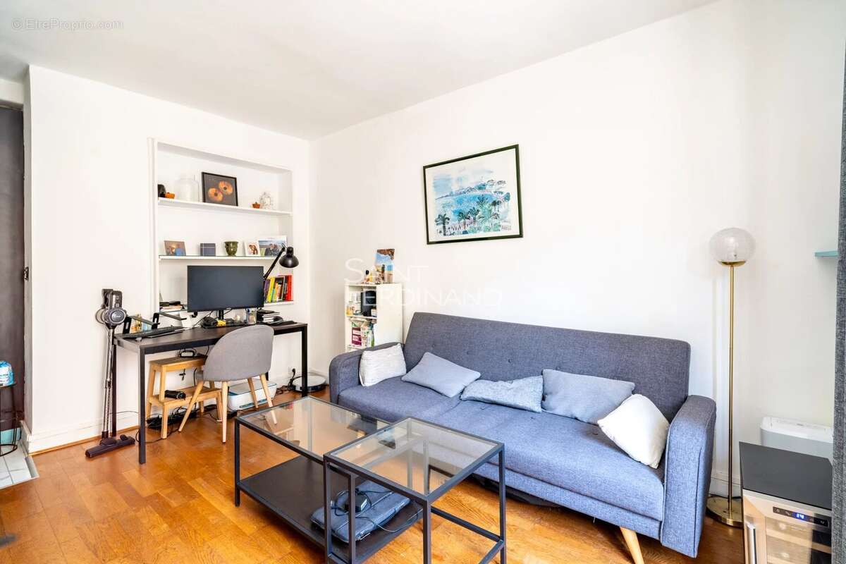 Appartement à PARIS-17E