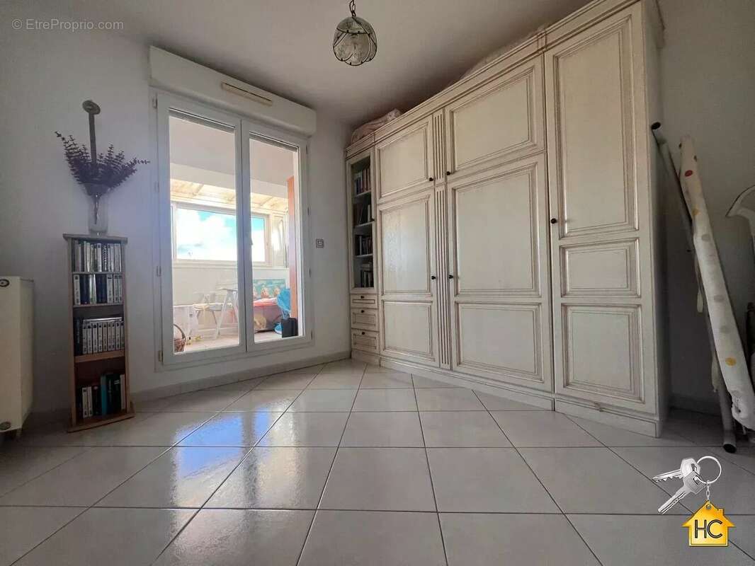 Exclusivite-cannes la bocca-dernier etage - vue mer - dble garage - photo 12