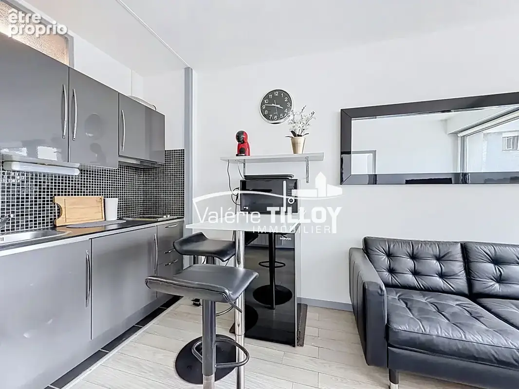 Place Hoche à Rennes - appartement T2  de 28m² proche métro - photo 2