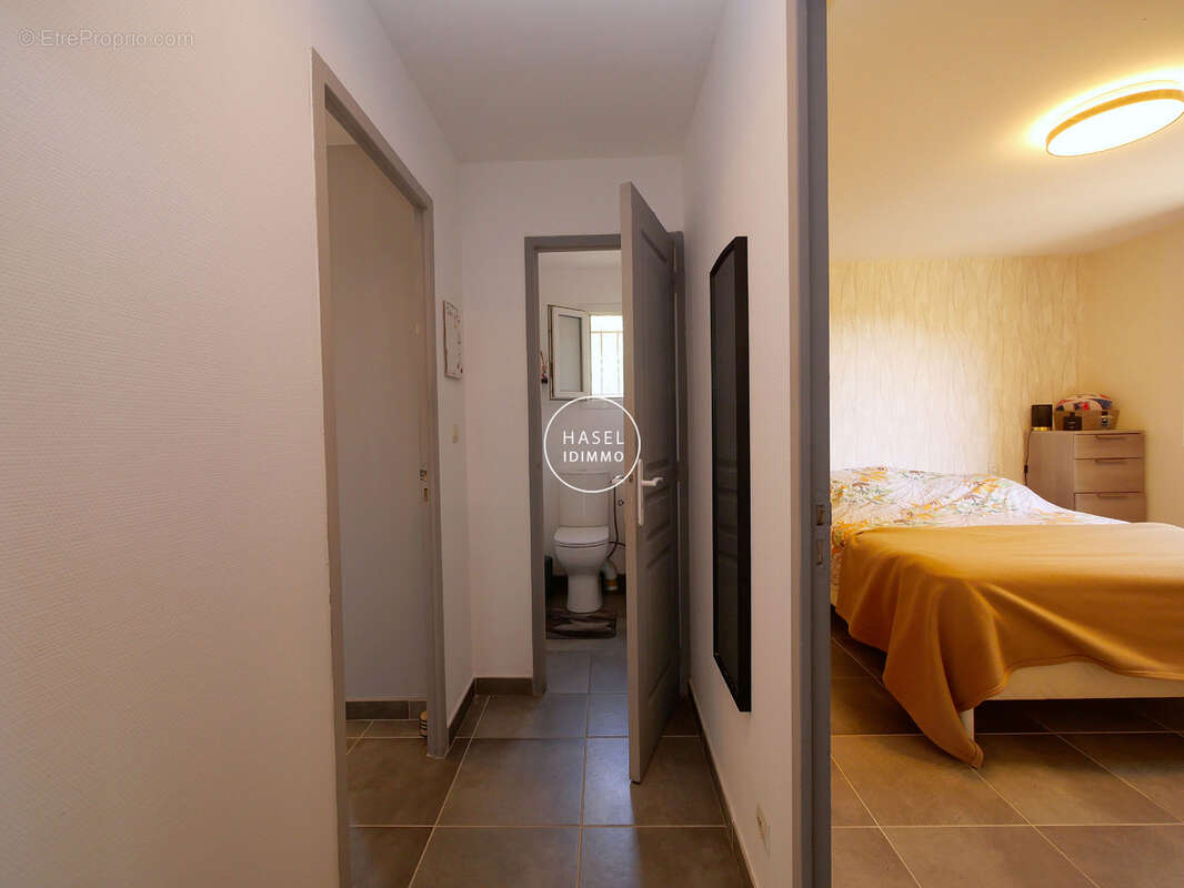 Villa en parfait état avec piscine, garage et grand jardin avec dépendance - photo 16