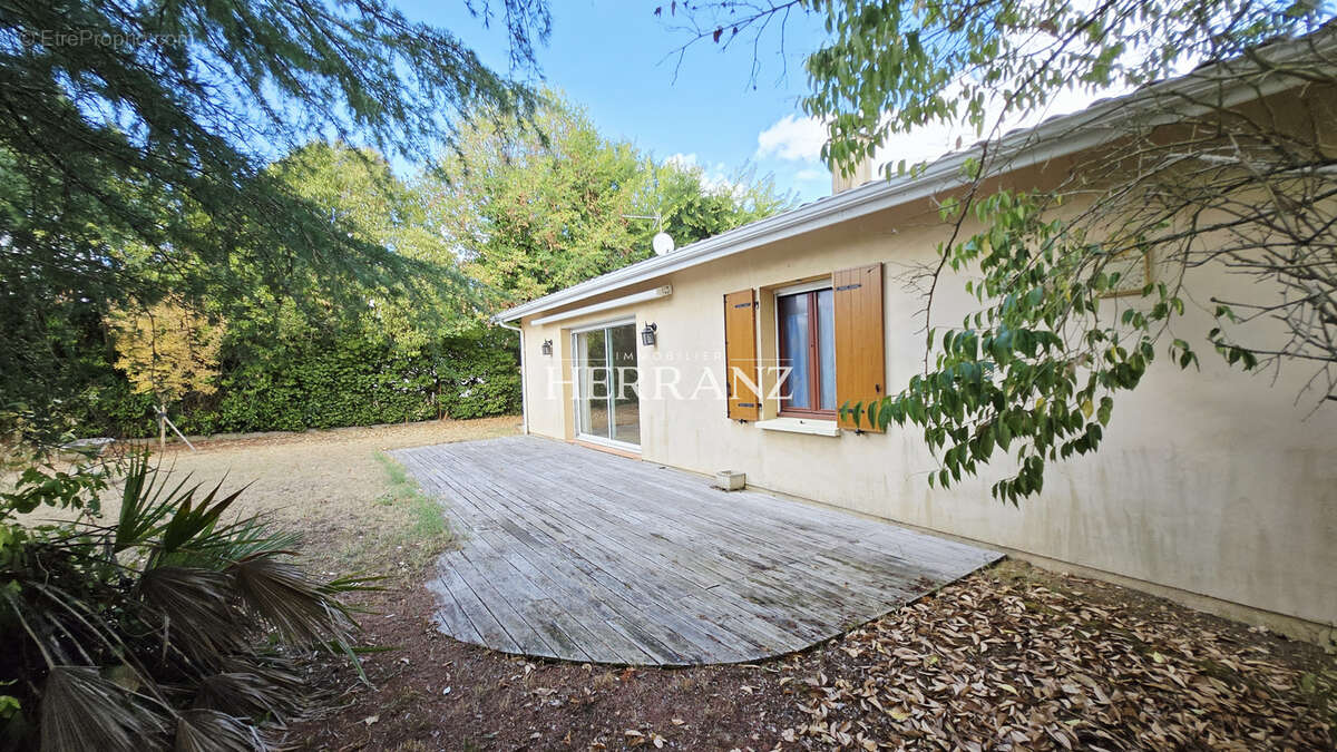 Maison à VAYRES