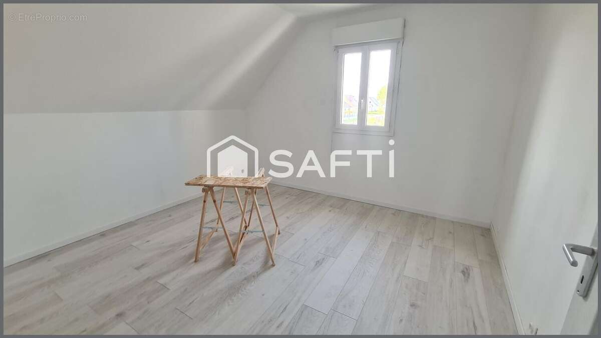 Photo 9 - Maison à ETREPAGNY