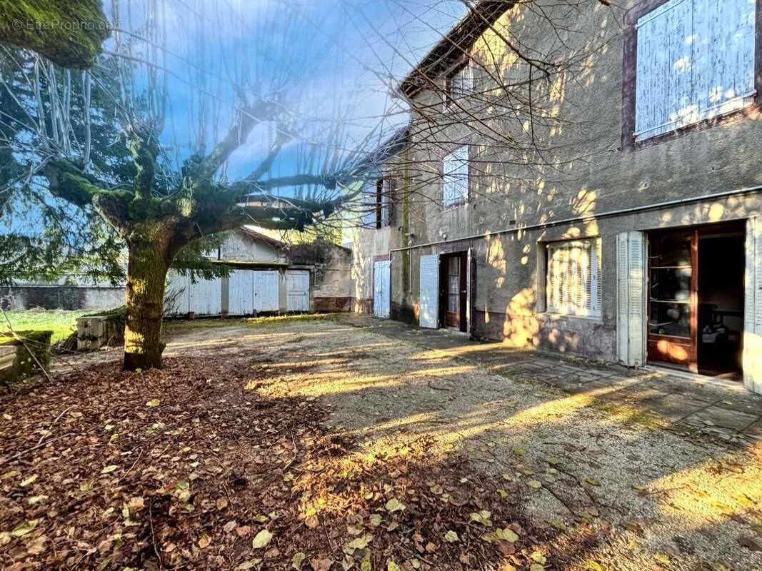 Maison à SAINT-EGREVE