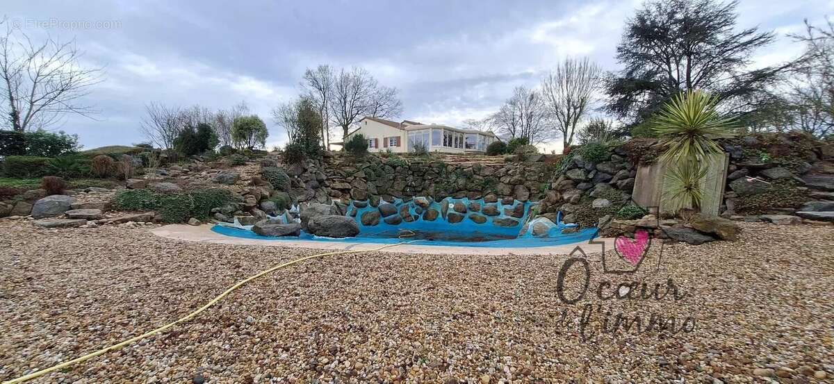 Maison à LA TESSOUALLE