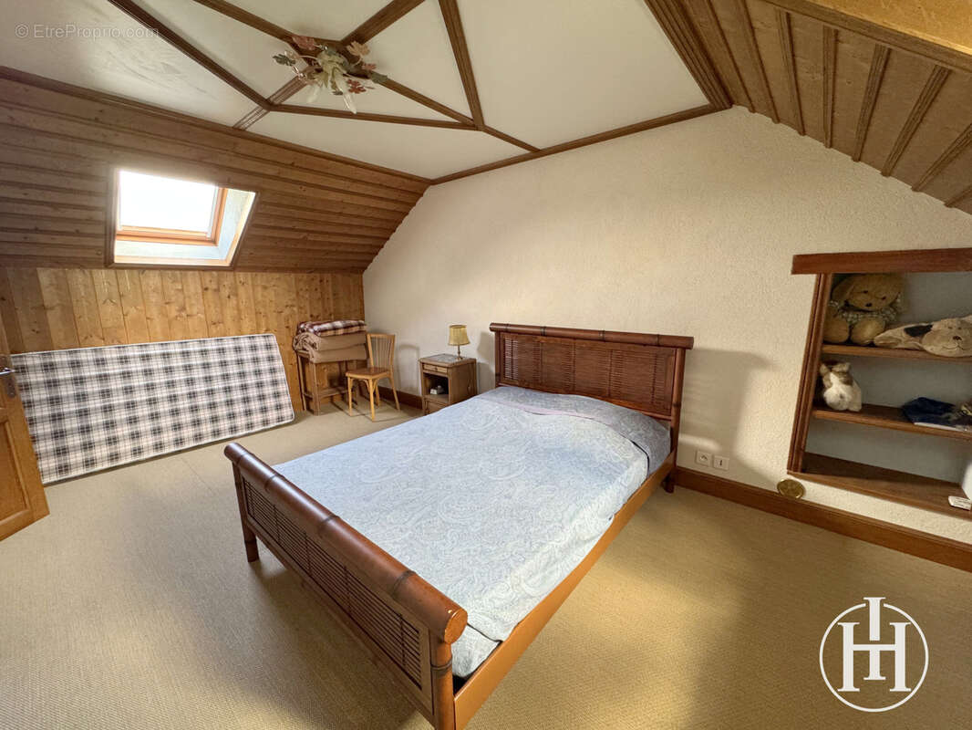 Maison à SAINT-BONNET-TRONCAIS