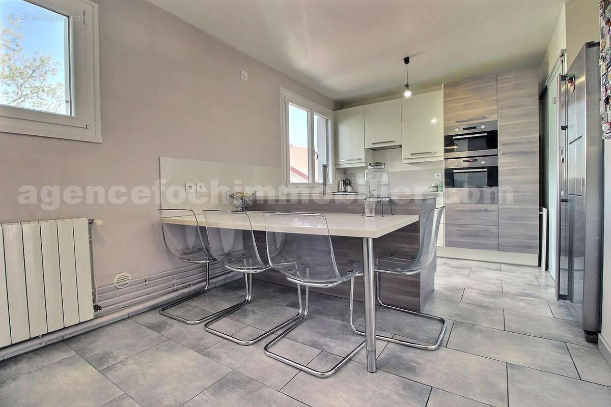 exposio_133842898 - Appartement à SAINT-MAUR-DES-FOSSES