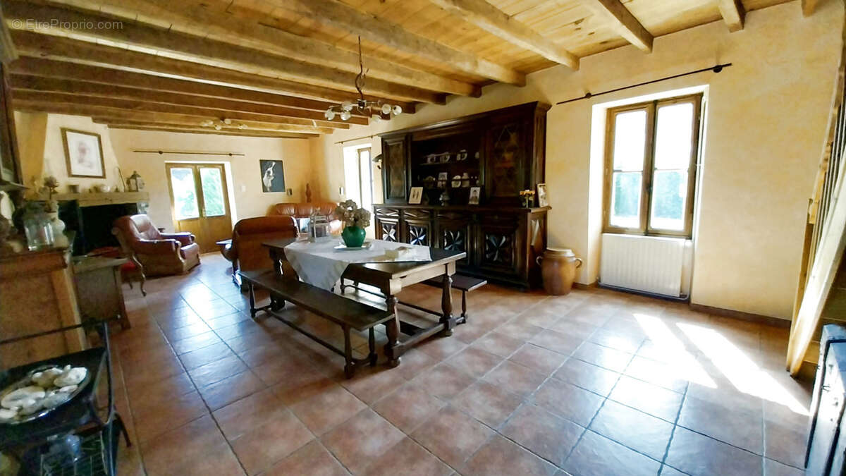 Maison à RAZAC-SUR-L'ISLE