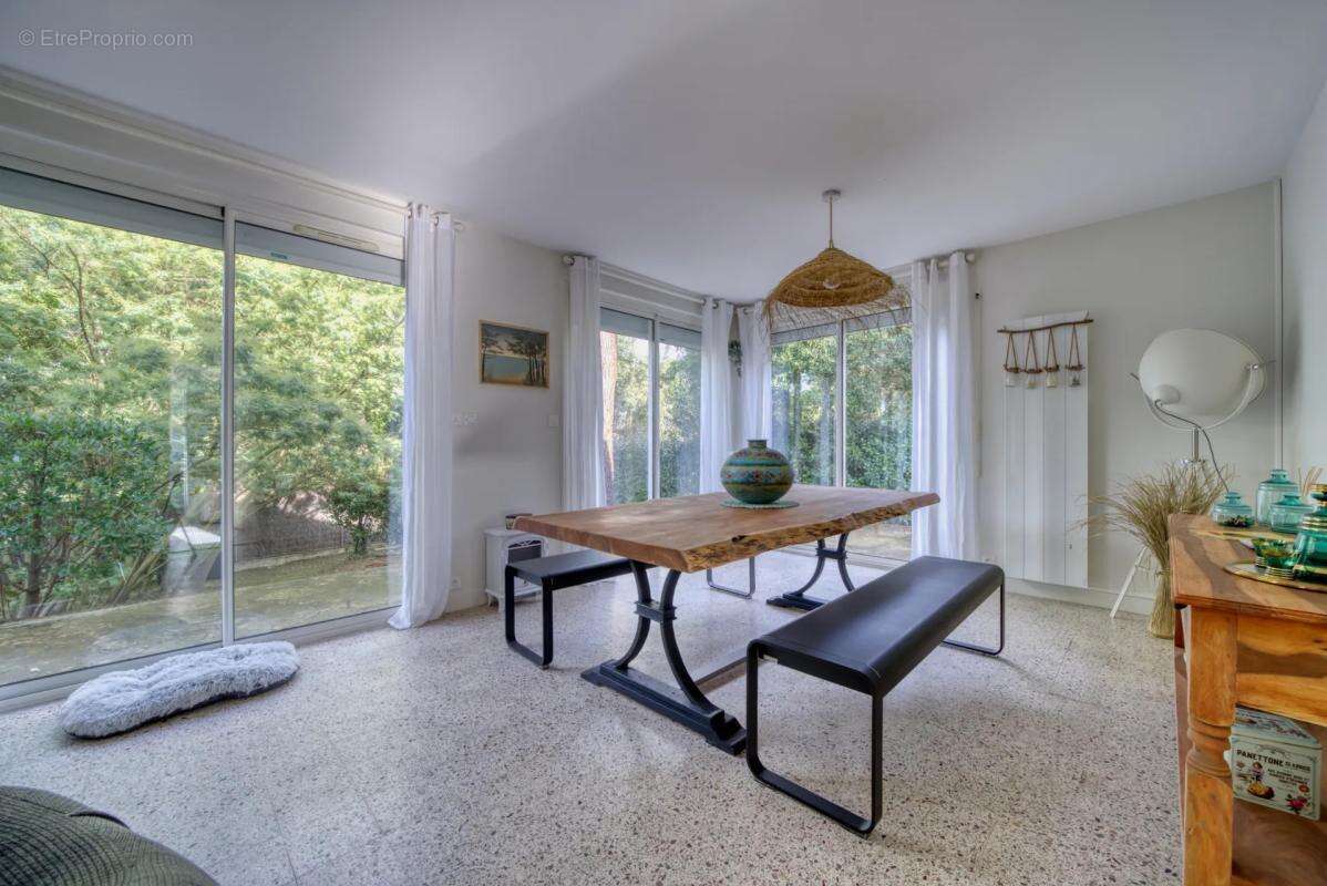 Maison à MESCHERS-SUR-GIRONDE