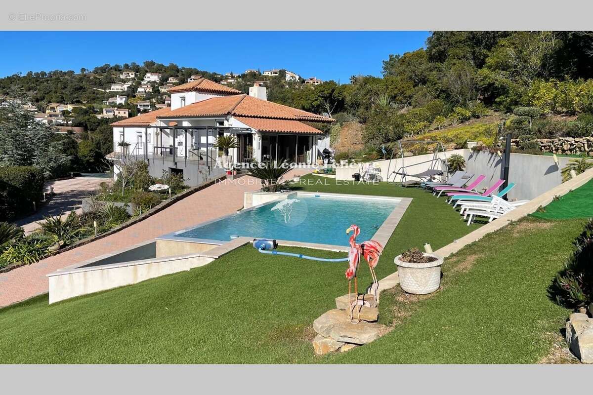 Maison à LES ISSAMBRES