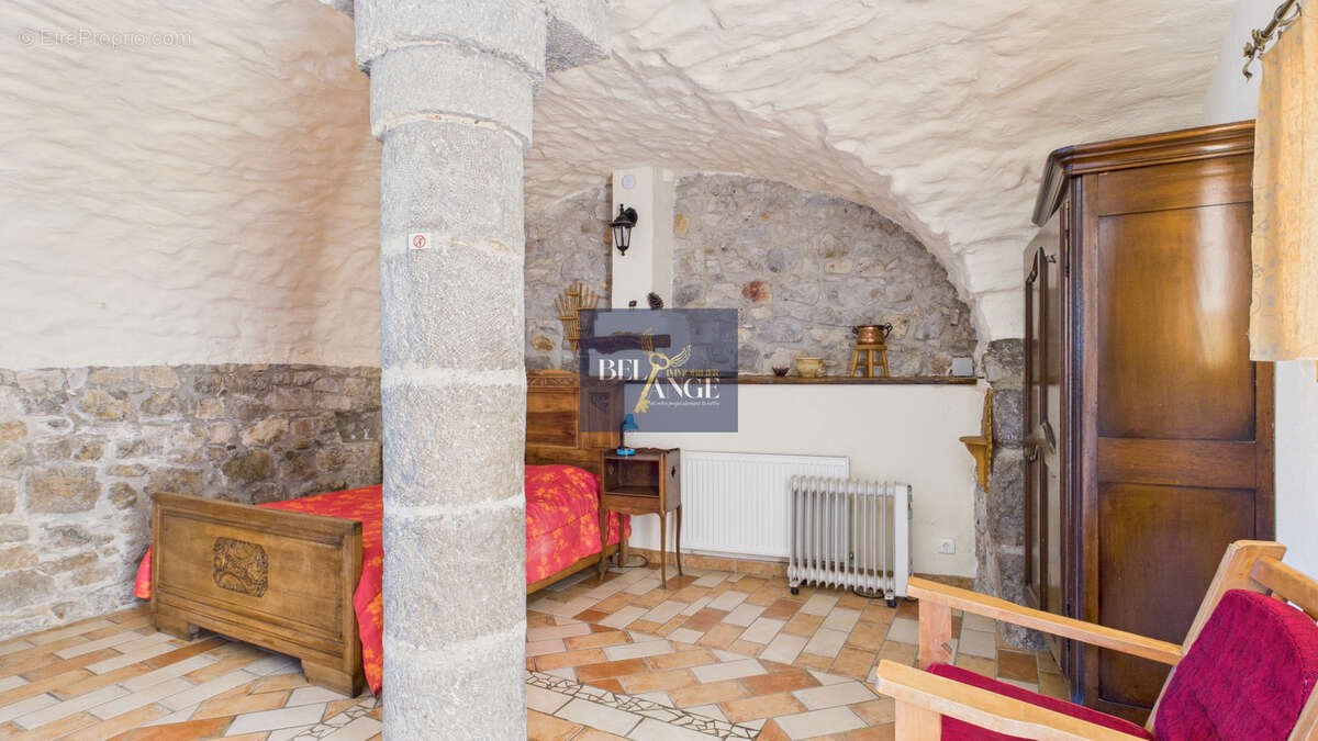 Maison à SAINT-ALBAN-AURIOLLES