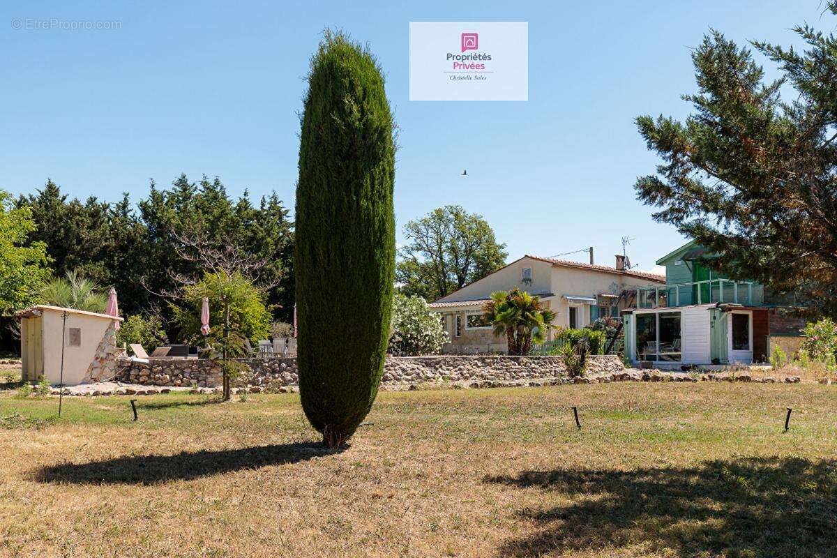 propriété de 7 pièces avec un chalet de 42 M2 avec piscine-lagon sur Tourrettes - photo 4