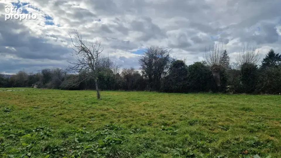 Terrain à SAINT-MARTIN-AUX-CHARTRAINS