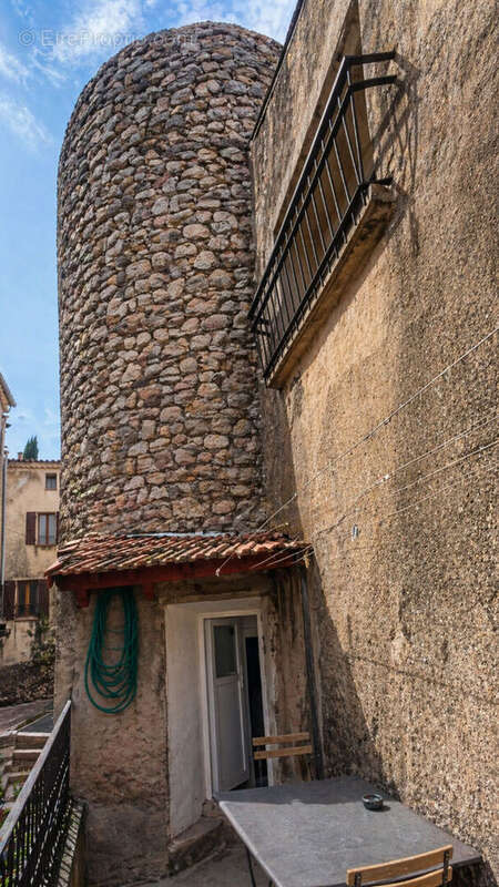Maison à MONTMEYAN