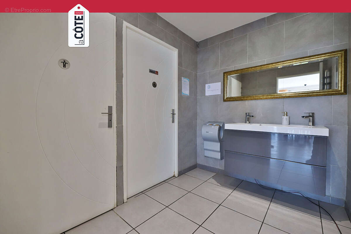 Commerce à CHATEAUNEUF-LES-MARTIGUES