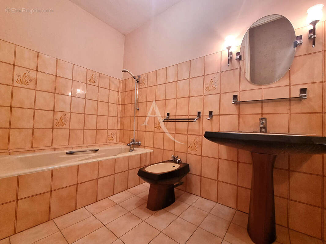 Maison à SAINT-SEBASTIEN-SUR-LOIRE