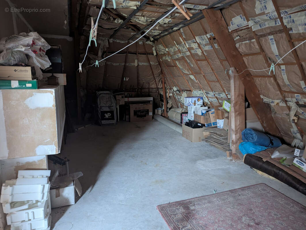 Maison à MONTGIVRAY