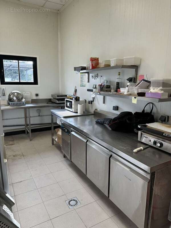 Commerce à LE VERNET