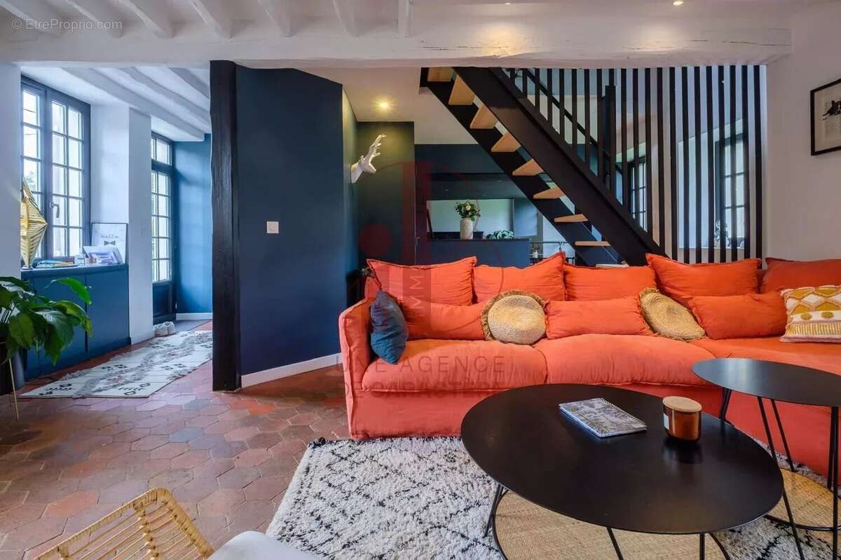 Maison à VULAINES-SUR-SEINE