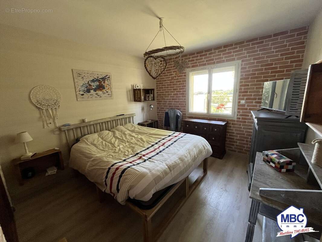 Maison à MONTREVAULT