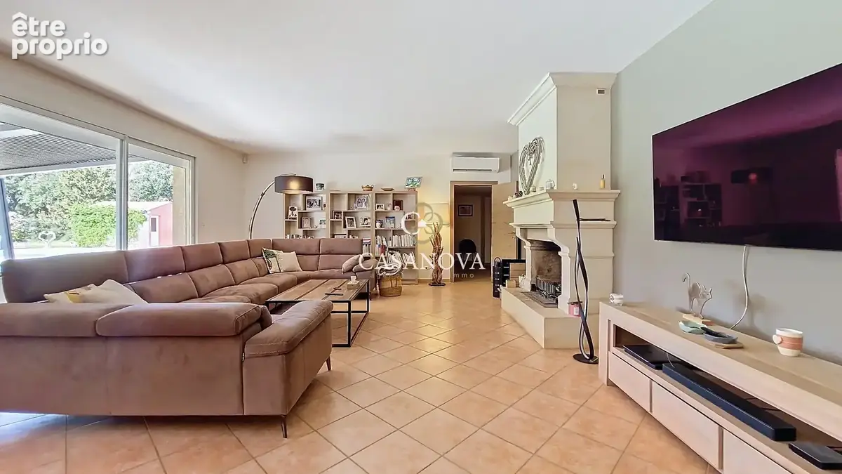 Propriété 5 hectares - Villa et dépendances :  331 m2 habitables - piscine - oliveraie - enclos chevaux - photo 8