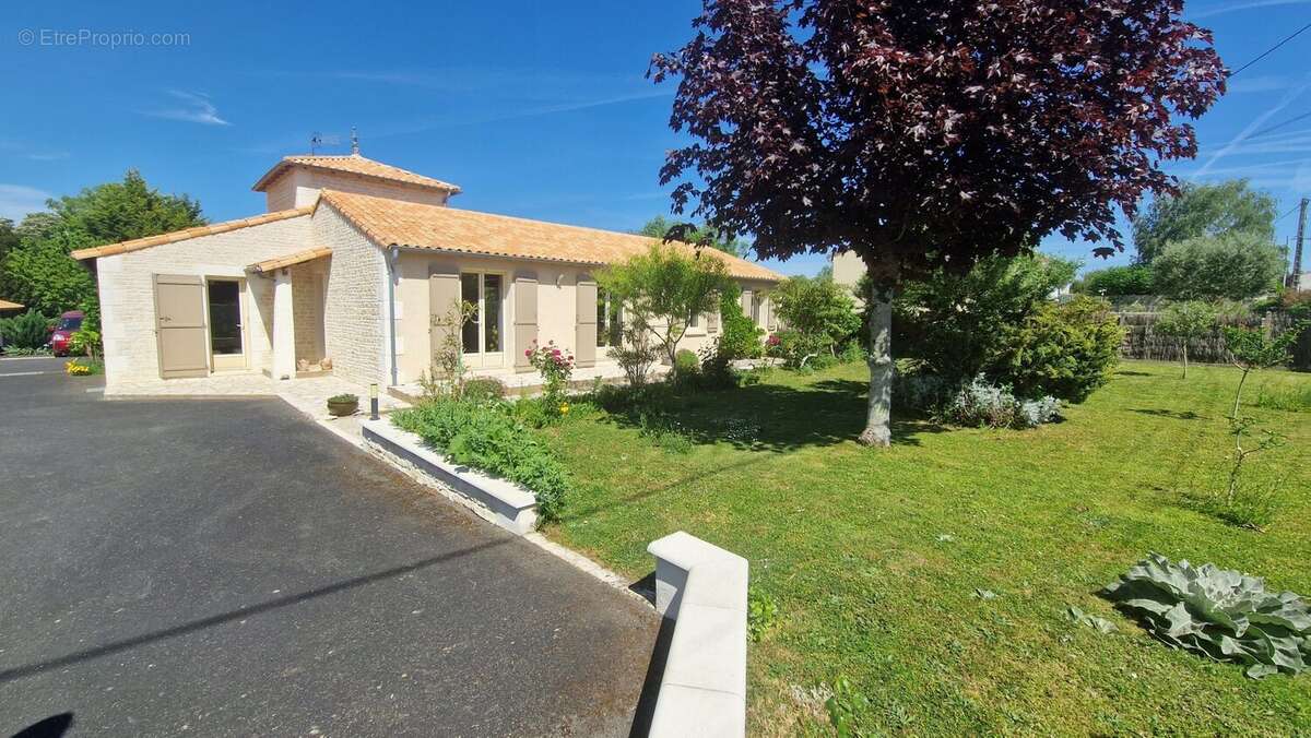 Maison à LA CRECHE