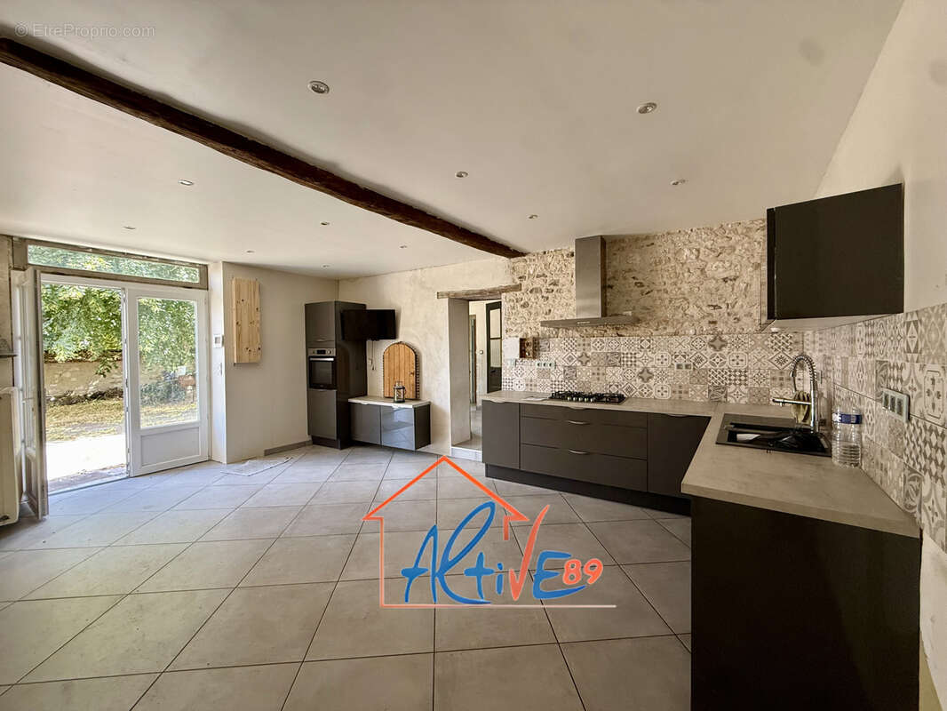 Maison familiale de 187m2 avec 4 chambres et fort potentiel à Bonnard - photo 4