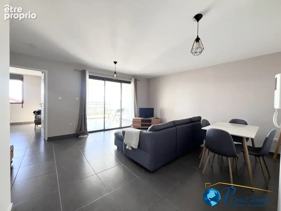 Photo Appartement à Saint-Denis au prix de 160 000€