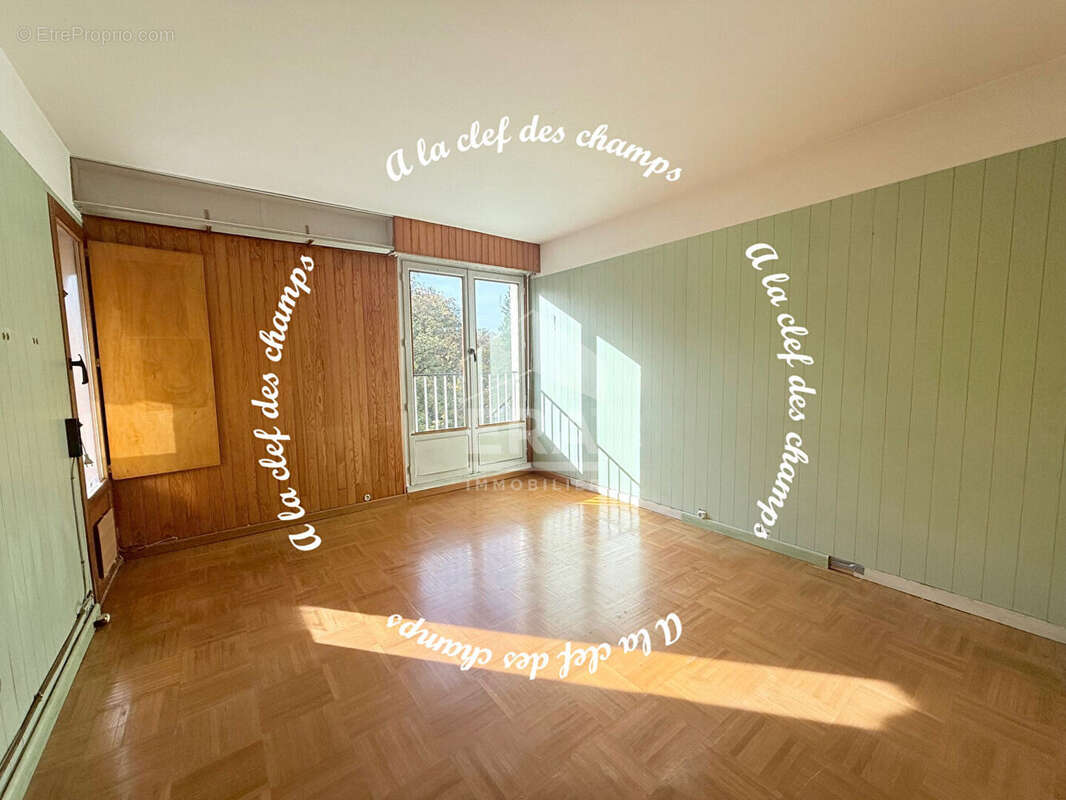 Appartement à BURES-SUR-YVETTE