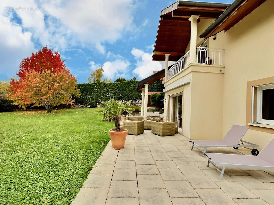 Maison à DIVONNE-LES-BAINS