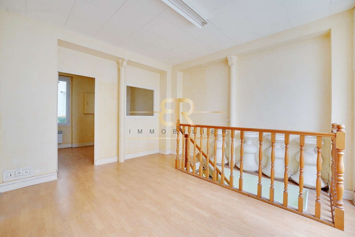 Commerce à PARIS-17E