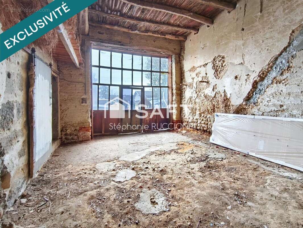 Photo 8 - Commerce à SAINT-SIMEON-DE-BRESSIEUX