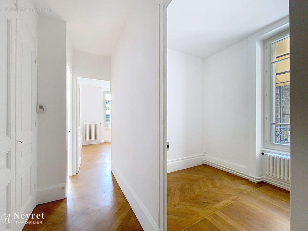 Appartement à SAINT-ETIENNE