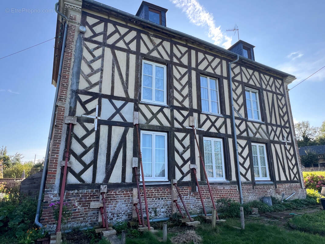 Maison de maître au fond d'une allée au calme avec annexes - photo 5