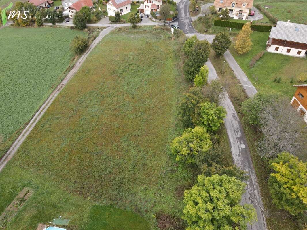 Terrain à LA BEAUME