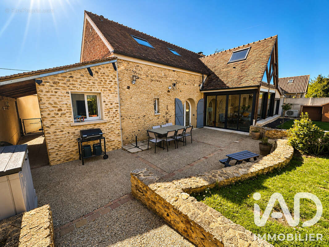 Maison 155 m² à Goussainville  - photo 4