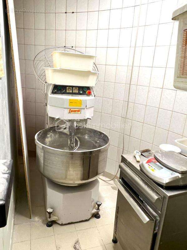 Commerce à PARIS-16E