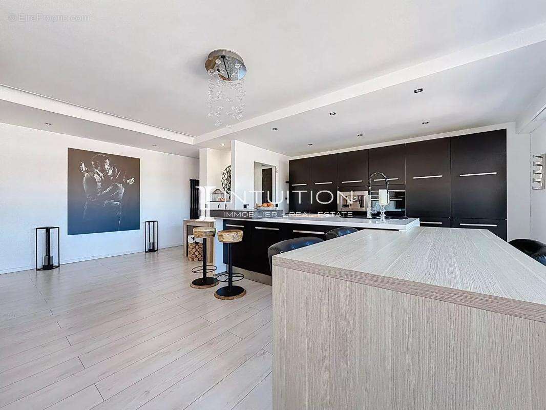Appartement à LE CANNET