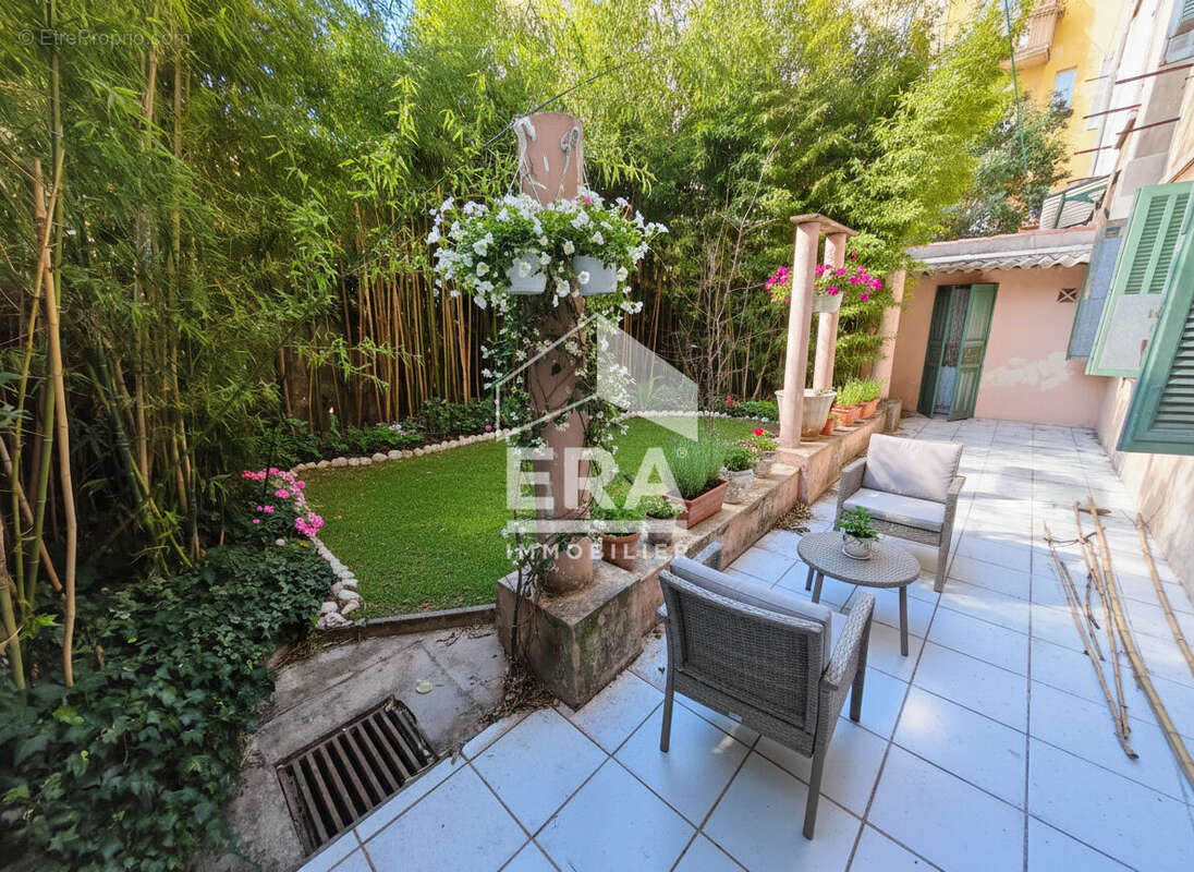 Appartement à MARSEILLE-5E