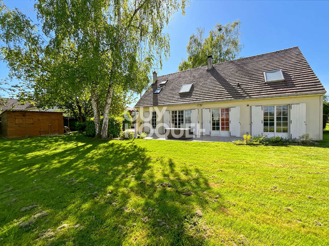 Maison à FONTENAY-TRESIGNY