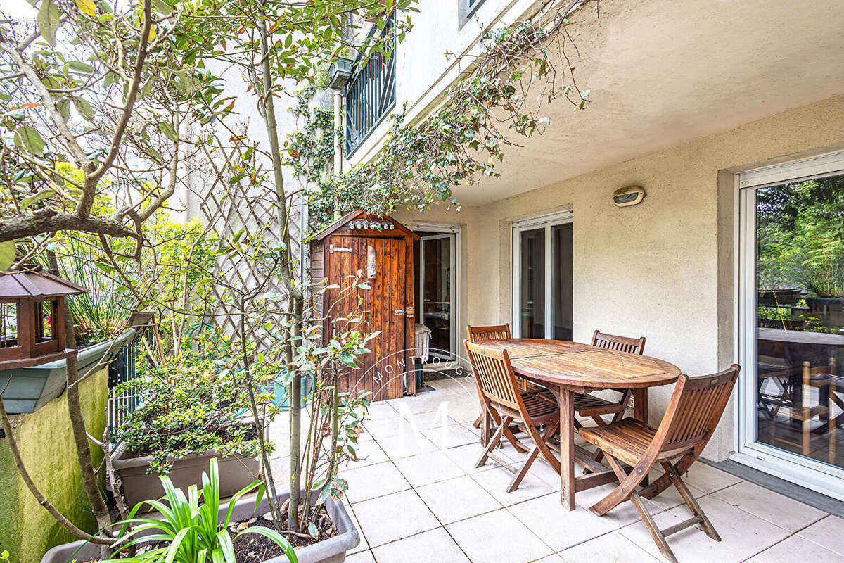 Appartement à MONTROUGE