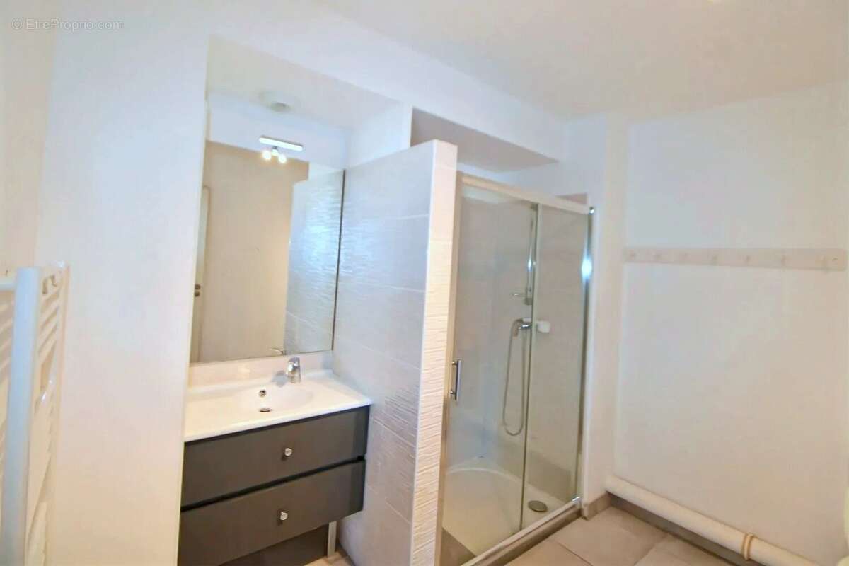 Appartement à MEZE