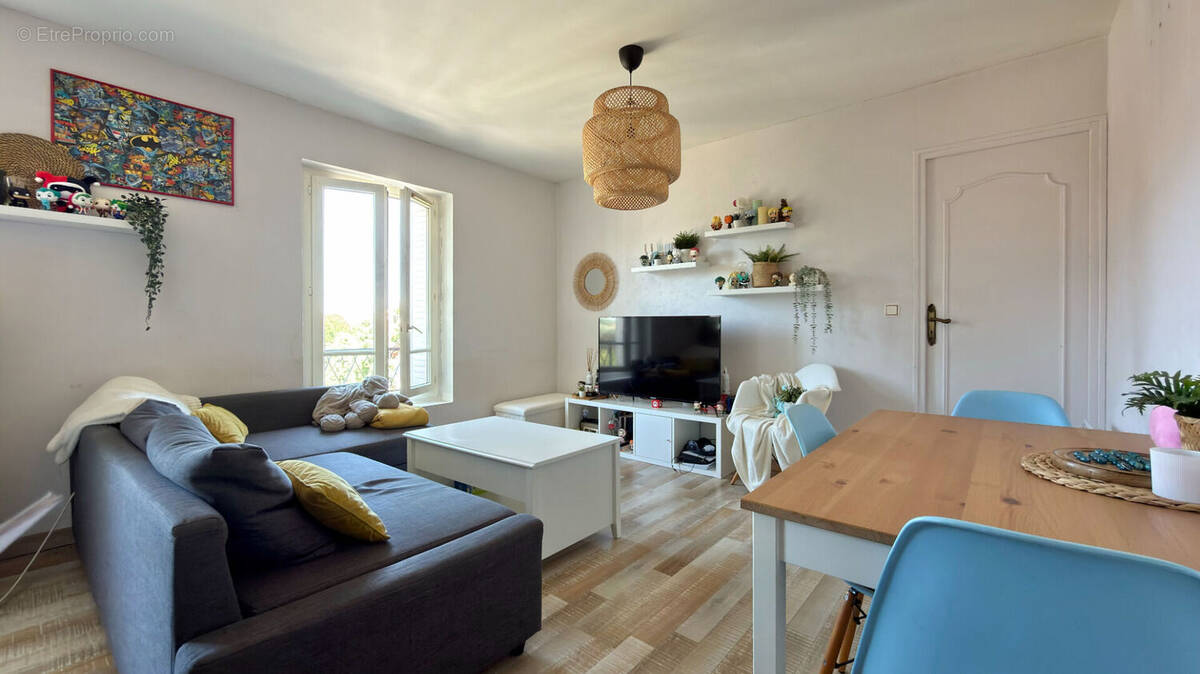 Appartement à CORBEIL-ESSONNES