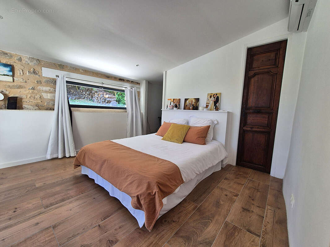 Maison à MONTELIMAR