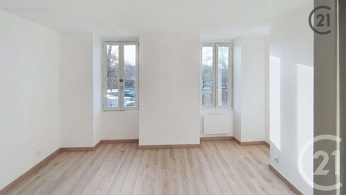 Appartement à BRIE-COMTE-ROBERT